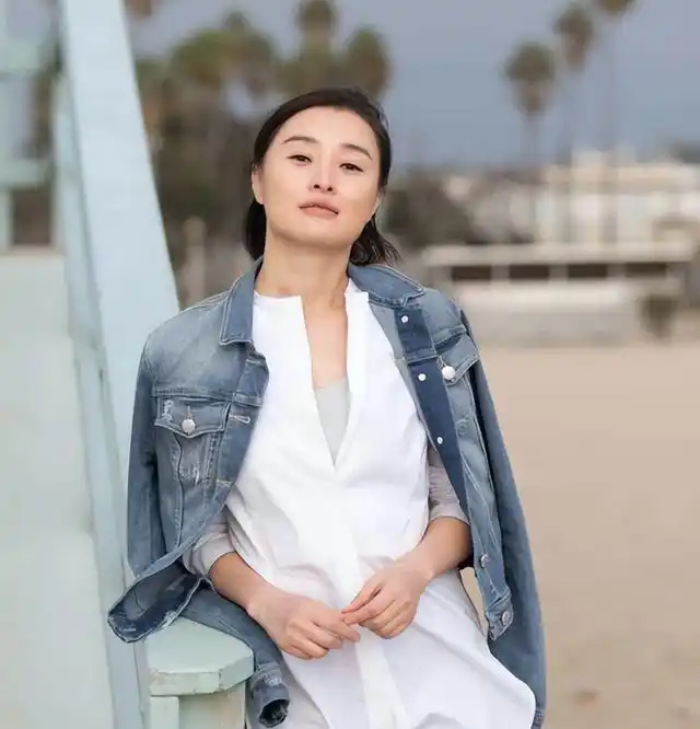从出道一直很美没有黑料的明星,_不整容的女明星_坚守初心的女明星