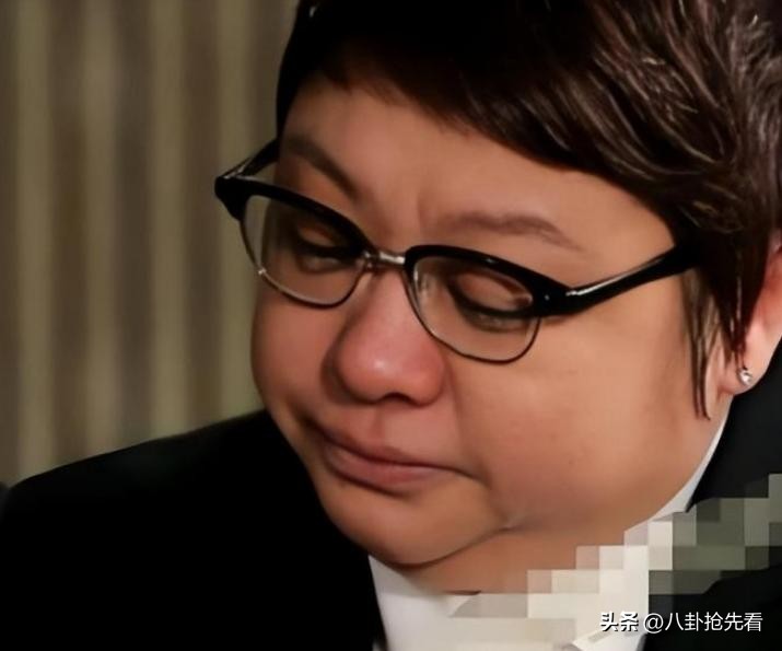 明星黑料最少的人是谁呀啊,_韩红塌房事件_韩红走个面争议